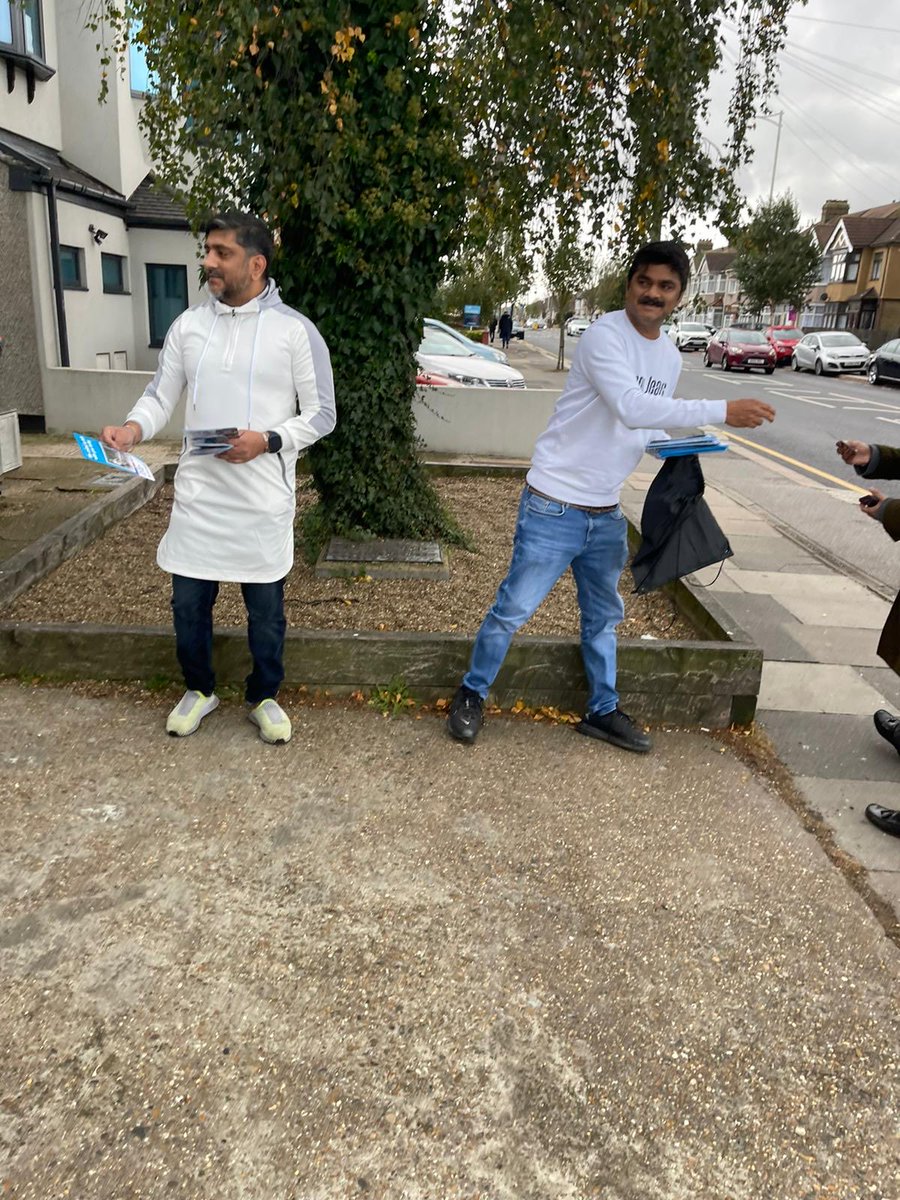 This is our brilliant ⁦<a href="/Zakir4Fullwell/">Sk Zakir Hossain</a>⁩ one of our ⁦@TeamFullwell⁩. Zak increased the Conservative vote from 5% to over 30% in the East Ham Central By-Election in May 2021. Zakir with Denise and Vicky have quickly become the voices for Fullwell. #FullwellGoingBlue2022
