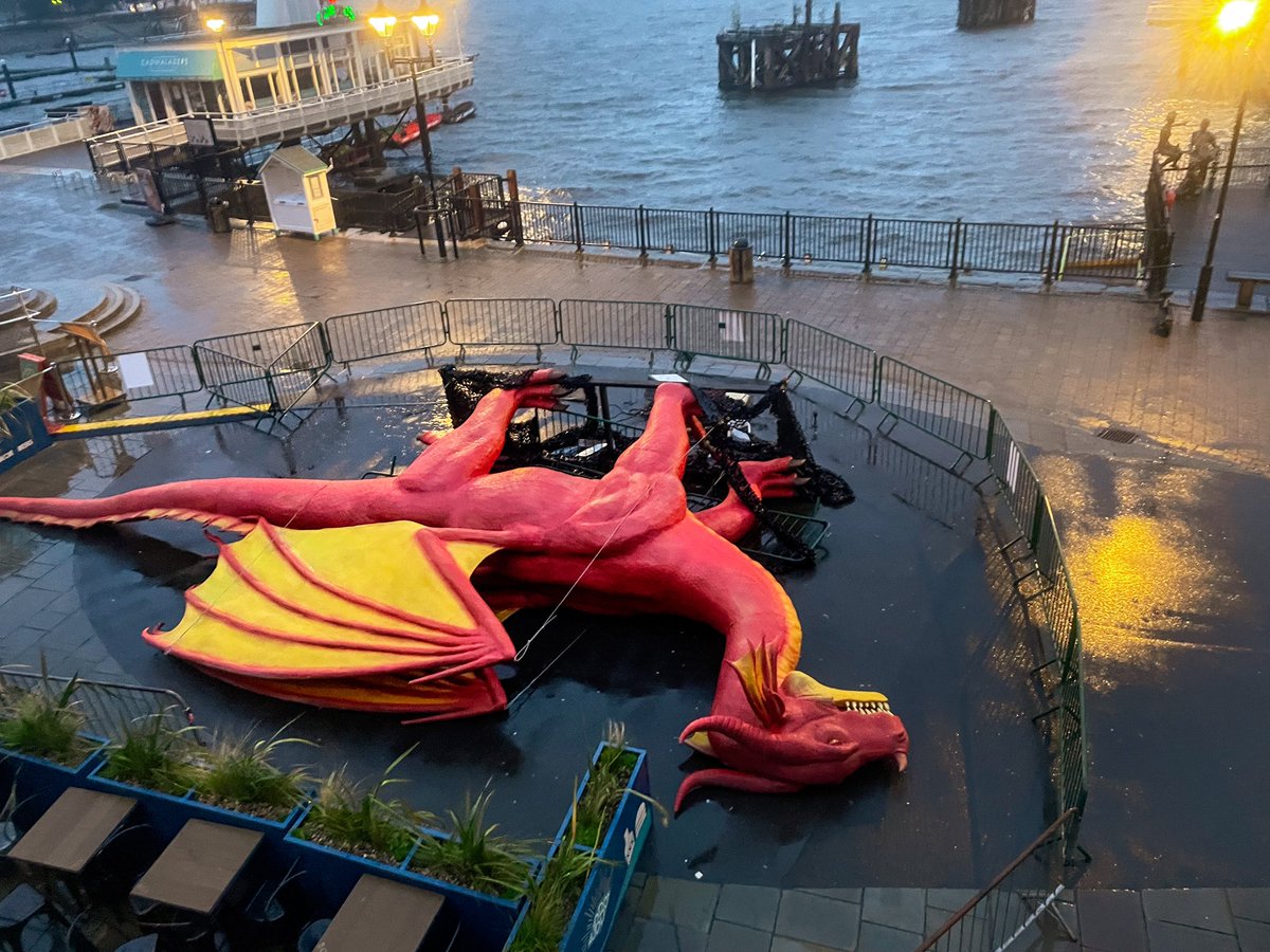 itsoncardiff's tweet photo. Dragon down! 💨 🐲
A reflection on yesterday's match or making use of the extra hour in bed.
.#walvNz #Clockgoback https://t.co/2B9e44wjLN