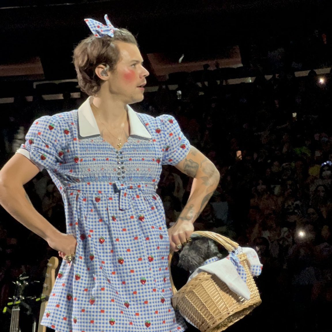 heskndall's tweet photo. The best dorothy in the world!!! https://t.co/HczVdR5CPO