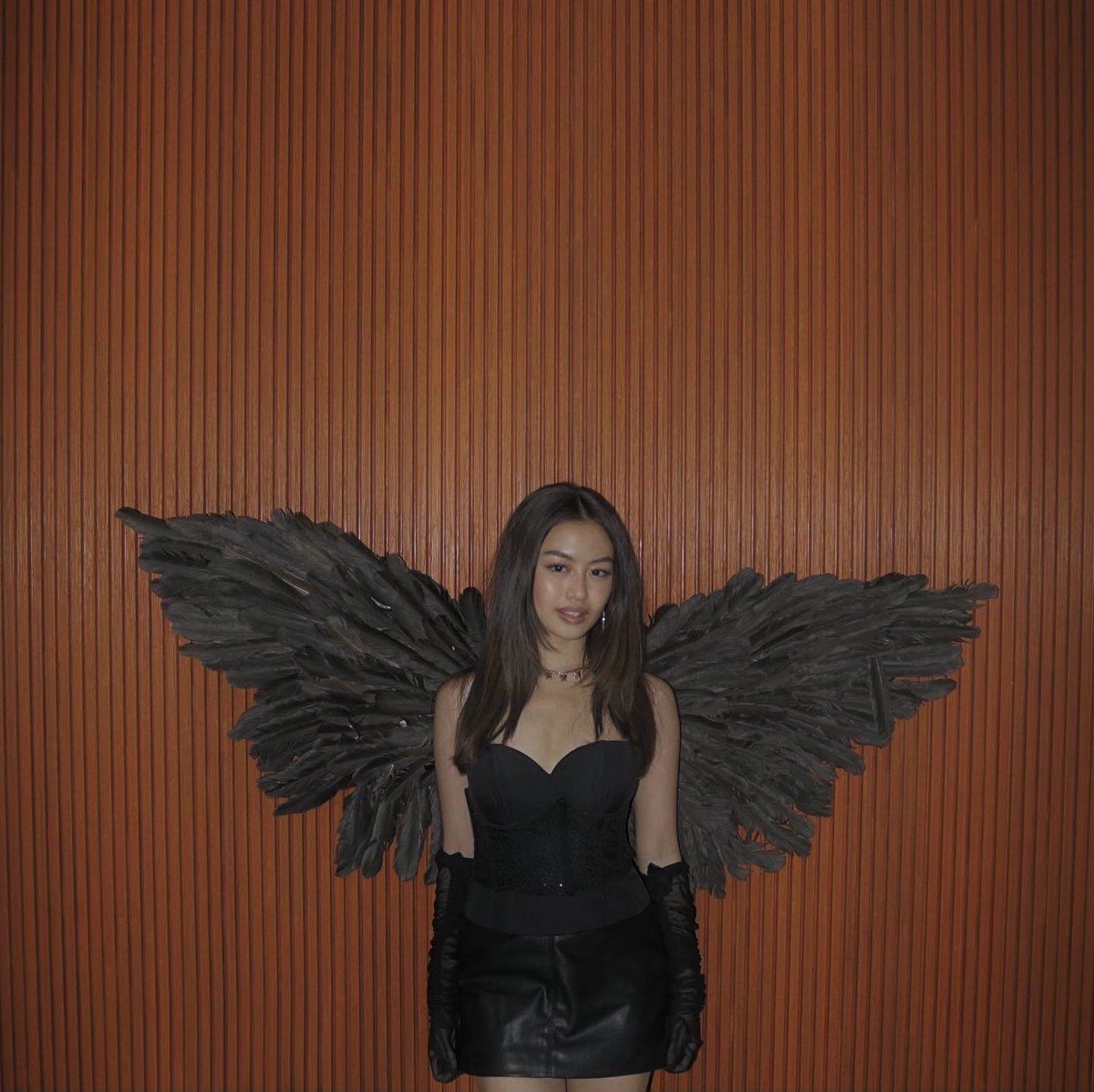 lallainashley's tweet photo. happy halloween 👻 https://t.co/tOgyuXEAmh