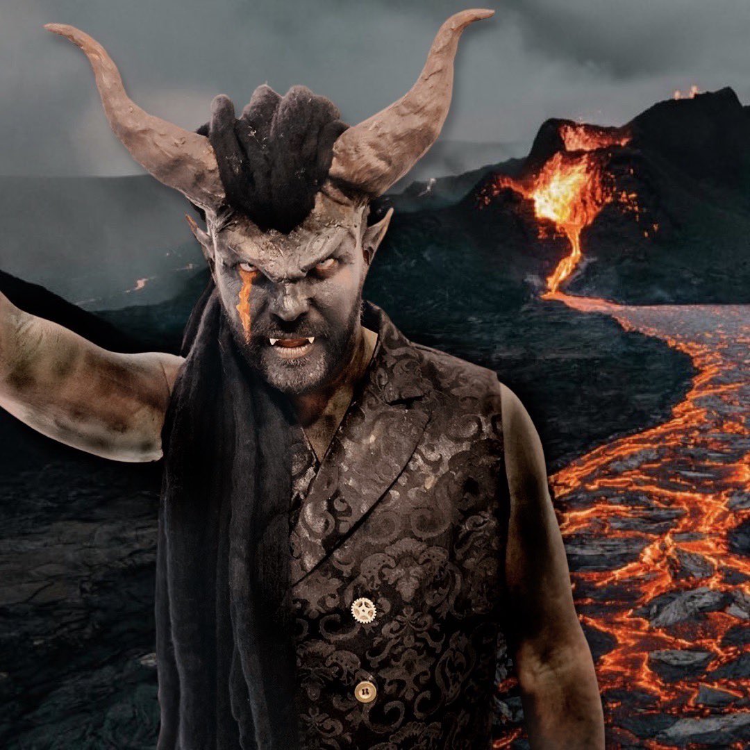 Happy halloween everyone 🎃 #HappyHalloween2021 #Halloween #halloweenparty #costume #halloween2021 #Demon #halloweencostume #LuciferFanfiction #sfxmakeup #sfx #cosplayersofinstagram