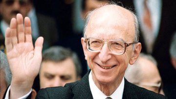 Mütevazilik en büyük erdemdir.

Saygı ve rahmet ile 🙏

#Erdalİnönü