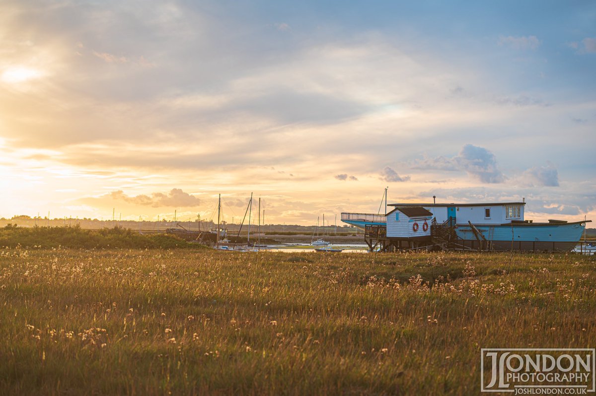 Golden houseboat. Taken from Shingle point, Mersea island last night. #nikon #nikonphotography #nikonz6 #merseaisland <a href="/visitmersea/">Visit Mersea Island</a> <a href="/ChrisPage90/">Chris Page - Weatherman</a>