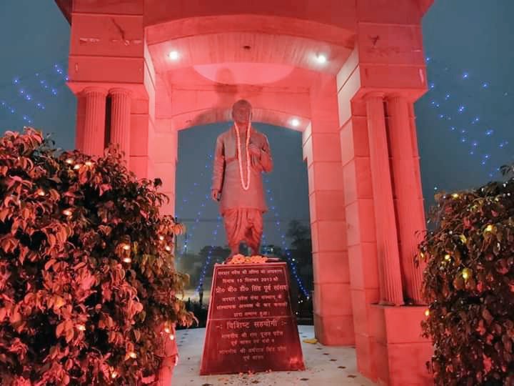 मैं भारत का बंटवारा करने वाले को नहीं अपितु भारत का एकीकरण करने वाले को राष्ट्र पिता मानता हूँ ।
और आप ?

राष्ट्रीय एकता दिवस और सरदार पटेल जयंती की समस्त देशवासियों को बधाईयाँ ।

जय सरदार