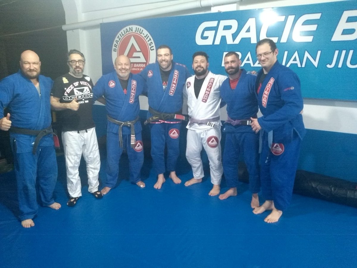 saimonvalus's tweet photo. Treino https://t.co/dbKb6EPizm