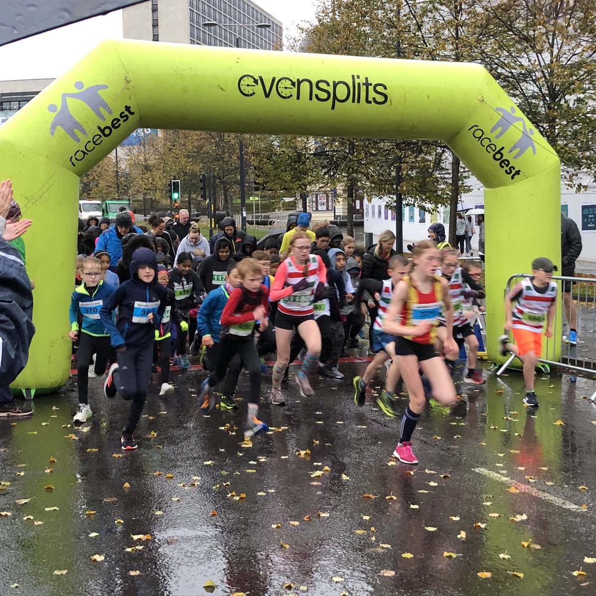 The Kids Race started by Bradford Council Deputy Lord Mayor ⁦⁦<a href="/BevCllr/">Cllr Bev Mullaney</a>⁩ ⁦⁦<a href="/bradfordmdc/">Bradford Council</a>⁩ ⁦<a href="/Active_Bradford/">Active Bradford</a>⁩ ⁦<a href="/MyLivingWell1/">My Living Well</a>⁩ ⁦<a href="/Active_Bradford/">Active Bradford</a>⁩