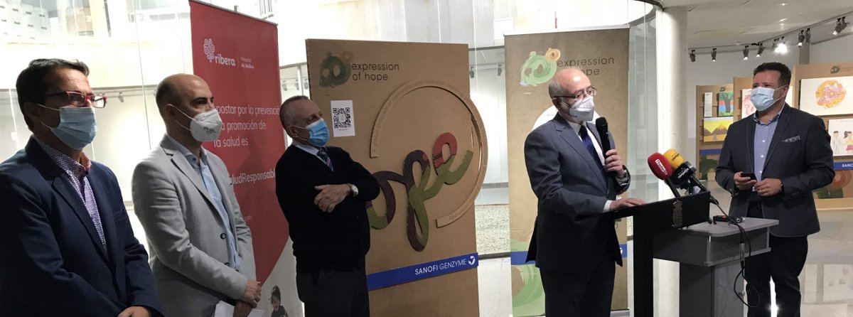 lourdesdepablo's tweet photo. La exposición #ExpressionofHope lleva la voz de los #pacientes de #EnfermedadesRaras @Hospital_Molina @riberasalud https://t.co/2FKbORE4jT https://t.co/zDfukxQiJC
