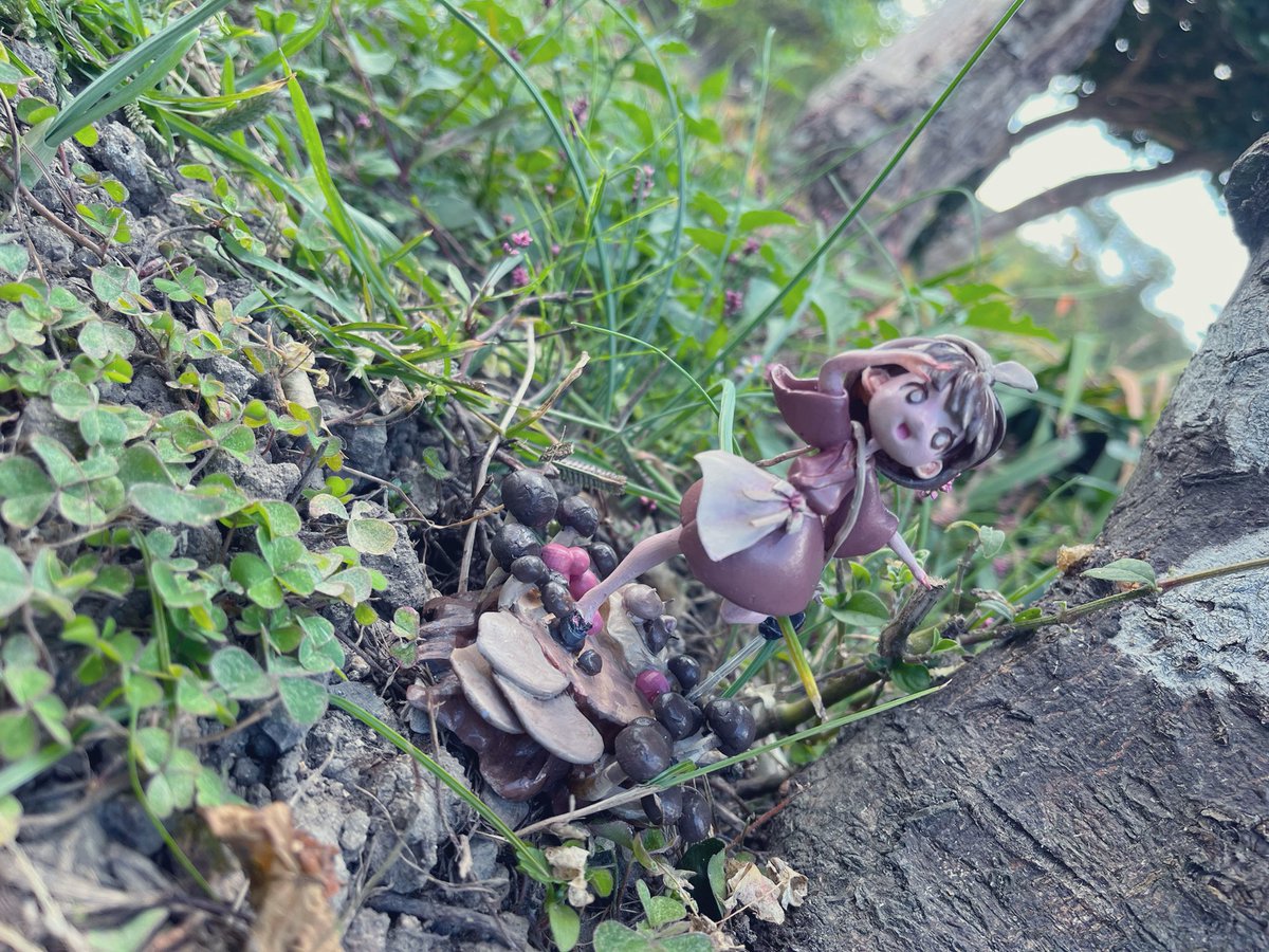 monmon_p_maker's tweet photo. しいたけちゃん完成〜🍄

コンペのお話があってから、初めからフィギュア化するのを目的で取り組みました☺️🍄
10/10からなんとか10月までに出来た〜😆

天気が良いので屋外で撮影会してました🍃
上から見ても、しいたけっぽくはなったかな😂👍

#zbrush
#フィギュア
#シタデル https://t.co/Qd6AH0R1dJ
