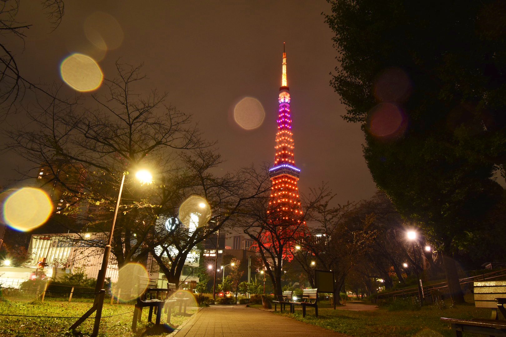 ゆめ 雨の中の Happy Halloween 東京タワー ハロウィンカラー 東京タワー ハロウィン ｲﾝﾌｨﾆﾃｨ ﾀﾞｲﾔﾓﾝﾄﾞｳﾞｪｰﾙ T Co Ecygypdatu Twitter
