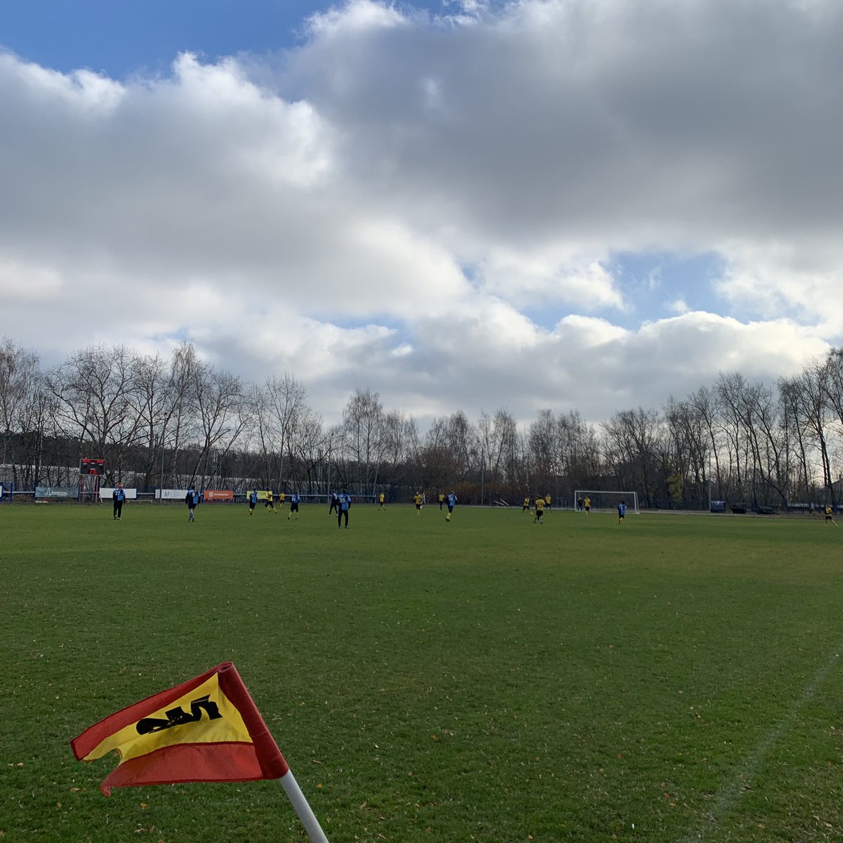 vitleo14's tweet photo. Due to lockdown in Moscow matches of student championship were canceled. So it’s friendly MIPT team vs FC PhysTech (MIPT alumni).

#MIPT #МФТИ #Физтех #PhysTech #горивадуМФТИ https://t.co/PlR16oytvy