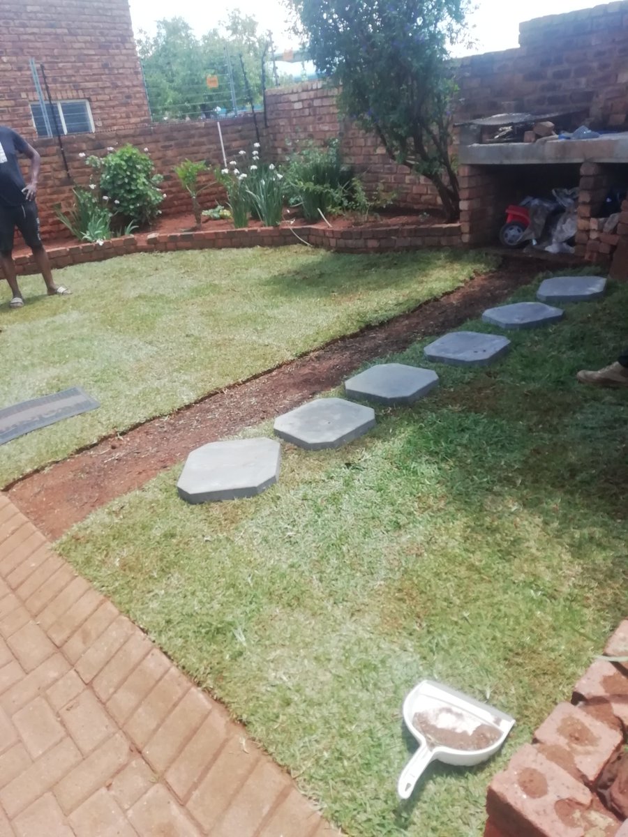 AmukeloProjects's tweet photo. We charged them R1.00 for the job but we got paid R1. 50ππΎ ππ»π·
0814505918, we do love what we do. Our kikiyu Lawn m2 is R45.00, Excluding installation.
We around Kempton Park, Midrand Clayville, Pretoria,
#AmukeloProjects /#DJSBU /Andile / Khune / https://t.co/qCoVUfIT8J