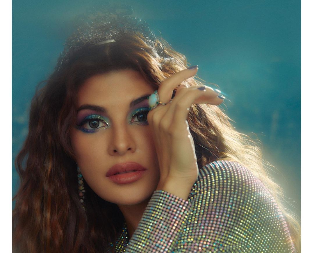 Asli_Jacqueline's tweet photo. Happy Halloween everyone!! 🎃🎃👻👻👻 I hope you bring stay your craziest, weirdest self!! https://t.co/aisGo19rFT