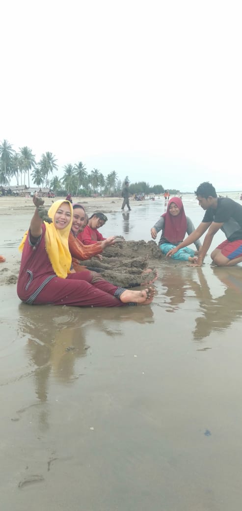 sriyeni1111's tweet photo. Main kita pantai bos ku https://t.co/mC1yYl4lsi