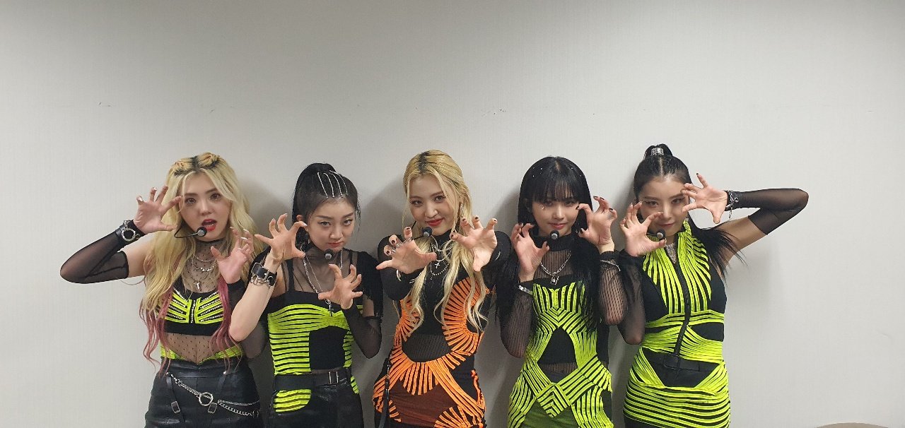 FDBMhHwaQAAXrOf?format=jpg&name=large