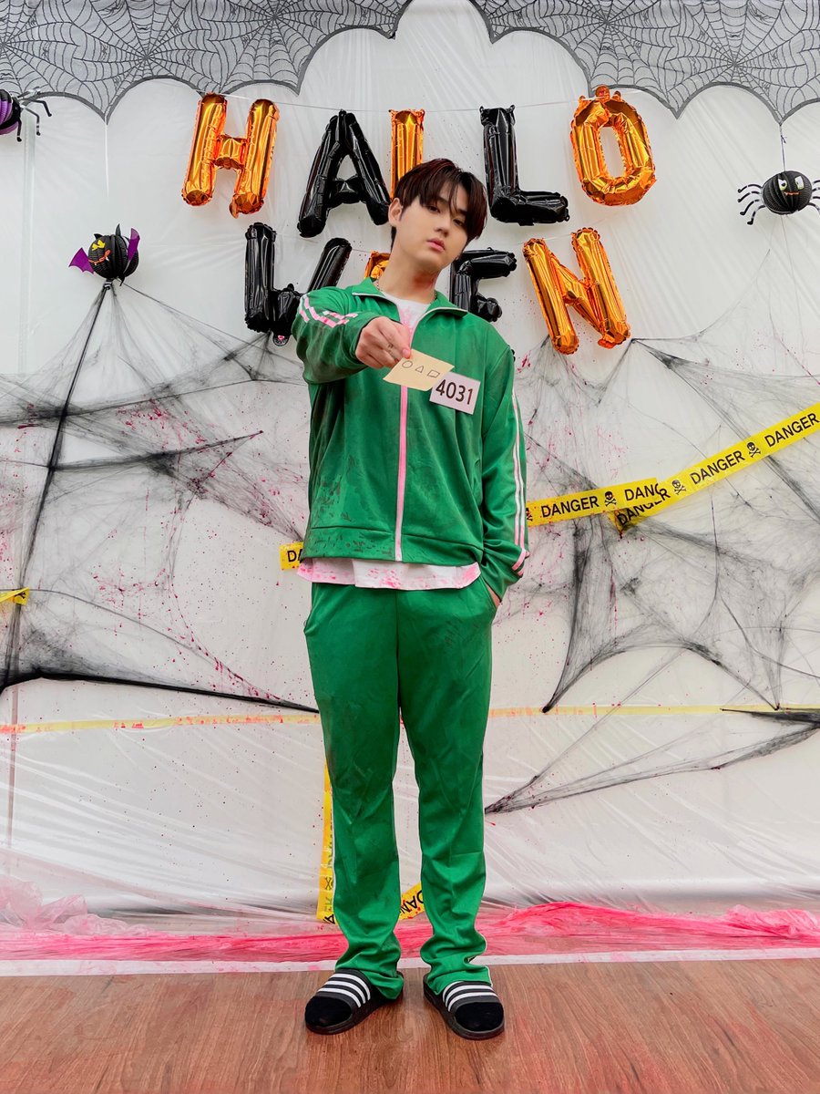 ncusofficial_jp's tweet photo. [#NCUS] 

🎥 21.10.31 쿠스로윈
📸 서석진 

쿠키선생님들,
쿠스와 게임 하나 하시겠습니까?✠ 

#엔쿠스 #쿠스로윈
#서석진 #SEOSEOKJIN
#할로윈데이 #Halloween
#엔징어게임 #오징어게임 https://t.co/F5k71d5e9L