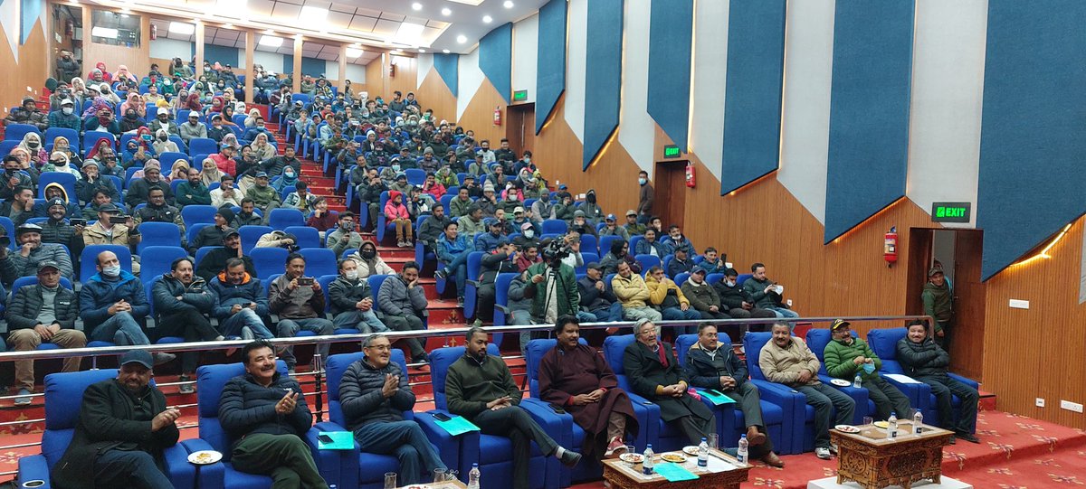 Audience at jam packed Auditorium Hall Kargil witness colorful multiethnic music &amp; dance performances during the concluding ceremony of 
#IconicWeekCelebrations under 
#AzadiKaAmritMahotsav 

<a href="/lg_ladakh/">LG Ladakh</a> @LAHDC_K <a href="/MinOfCultureGoI/">Ministry of Culture</a>
<a href="/LadakhSecretary/">Secretary UT Ladakh</a> <a href="/santoshsukhdeve/">Santosh Sukhadeve</a>