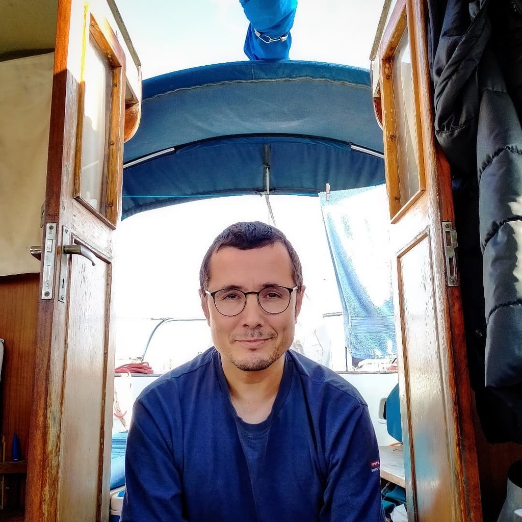 SailingAleph's tweet photo. 🌅Autumn SUN is here again! 🌅
#sailingaleph #paraviajarsindinerohaztemarinero #sailinglife #sailboat #livinglifeonaboat #sailingagain #autumn #barcelona #mediterraneansea https://t.co/EIFHvwKa9W