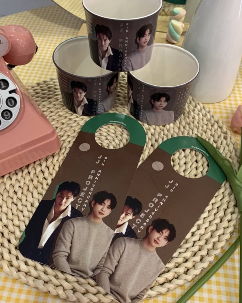 FandomCafe_'s tweet photo. 🥤 เหลือไม่กี่ชิ้นแล้วน๊าา
แวะมารับกันได้นะคะ รับแล้วอย่าลืมถ่ายรูปสวยๆให้เจ้าของโปรเจคชื่นใจด้วยนะคะ💚
📌ร้านอยู่ปากซอยรัชดาภิเษกซอย14
(มีที่จอดรถ)
🚅mrt สถานีห้วยขวางทางออก1
Project by @JJproject4ever
#JJProject
#9YearsWithJJProject
#JJProject4Ever https://t.co/S0ex6BZDje