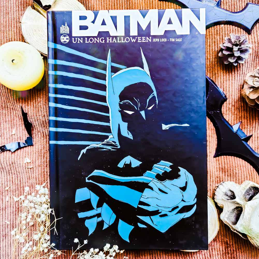 UrbanComics's tweet photo. Des bonbons ou des farces : Le jour idéal pour (re)lire Batman Un Long Halloween : https://t.co/0HMRJlb3Zr https://t.co/G5r0Yl4Uef