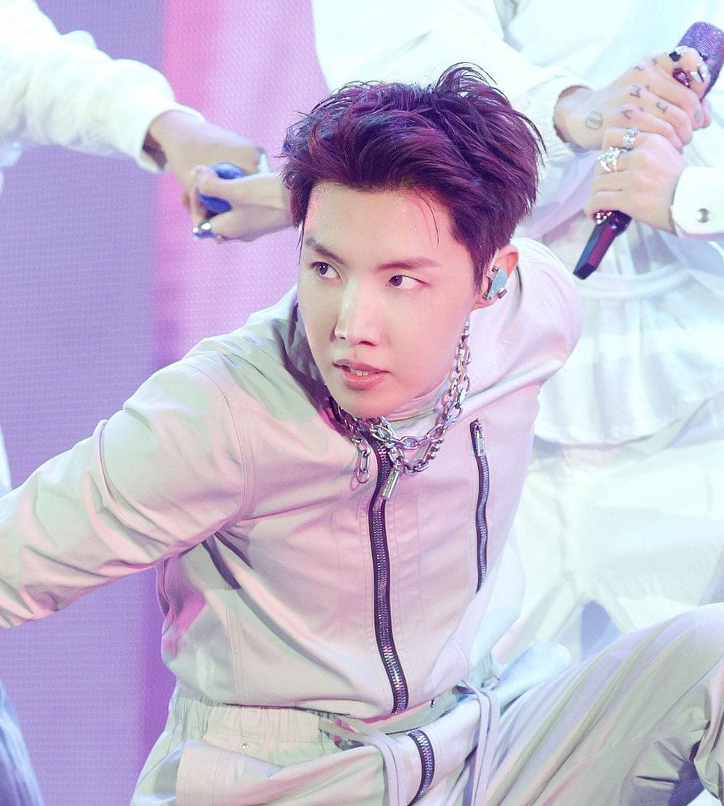 อมกกกก!! ให้ตายเถอะหล่อมาก ล้มเลยนะ