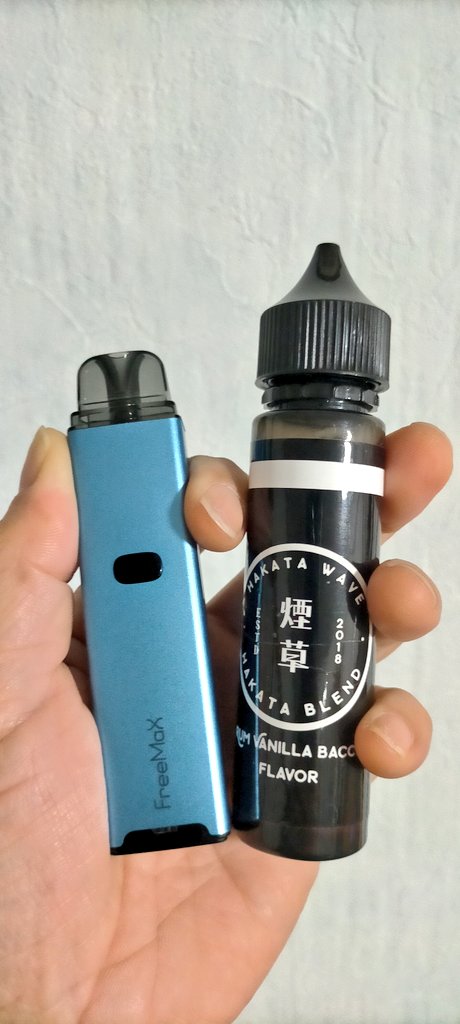 OMPpTRydWbcB6SE's tweet photo. #VAPE
#onnix
世間が騒ぐわけだわ〜😍久しぶりにPODに手を出してみた😅めっちゃいい👍色もいい感じだし👍味もしっかり出てる🤗メインでいけるんじゃね〜‼️ https://t.co/LD8CDeNesg