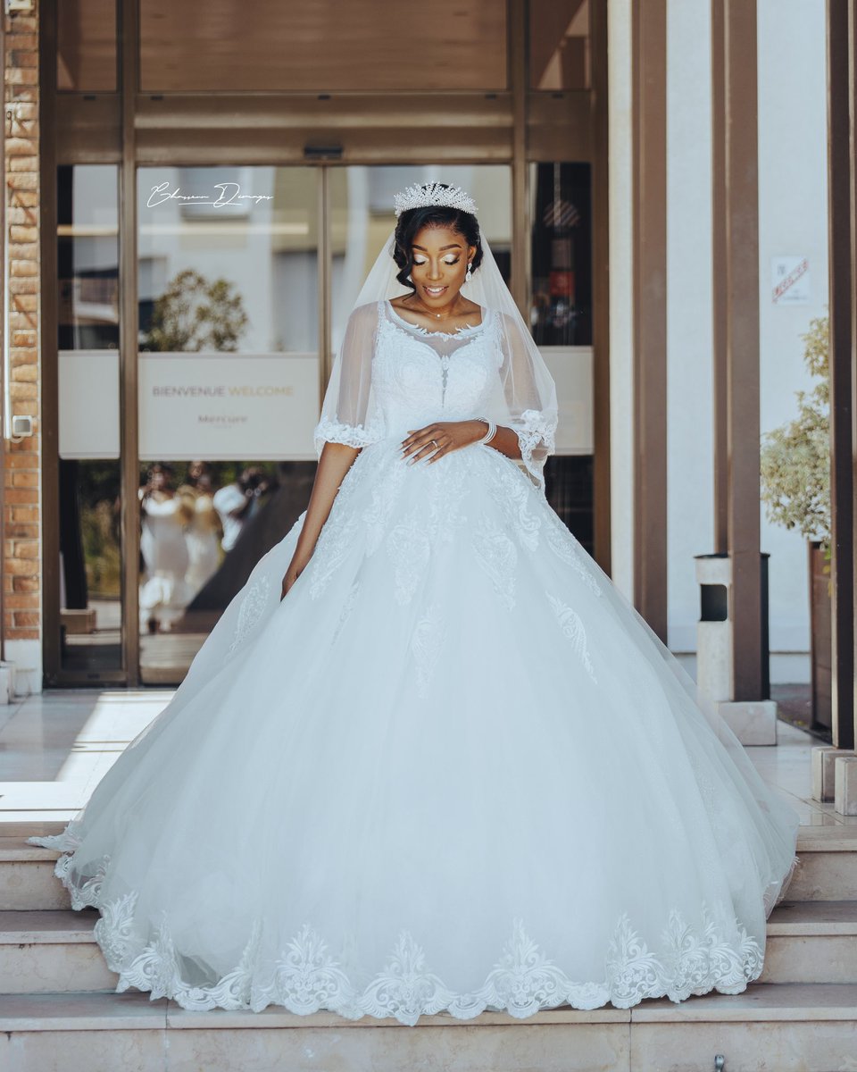 marfilegno's tweet photo. Bonjour ma TL, je sais que beaucoup d’entre vous l’ignorent mais je suis aussi photographe de mariages. Je me déplace dans toute la France 📸. 

Un RT svp, mon futur client est peut-être dans vos TL 🙌🏾🧏🏾‍♂️ https://t.co/jiJxvArSjG