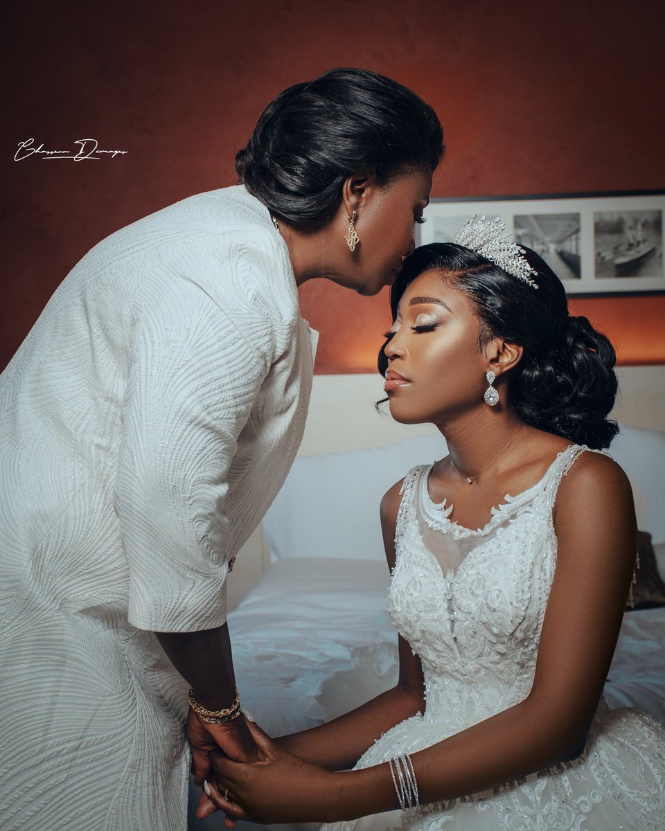 marfilegno's tweet photo. Bonjour ma TL, je sais que beaucoup d’entre vous l’ignorent mais je suis aussi photographe de mariages. Je me déplace dans toute la France 📸. 

Un RT svp, mon futur client est peut-être dans vos TL 🙌🏾🧏🏾‍♂️ https://t.co/jiJxvArSjG