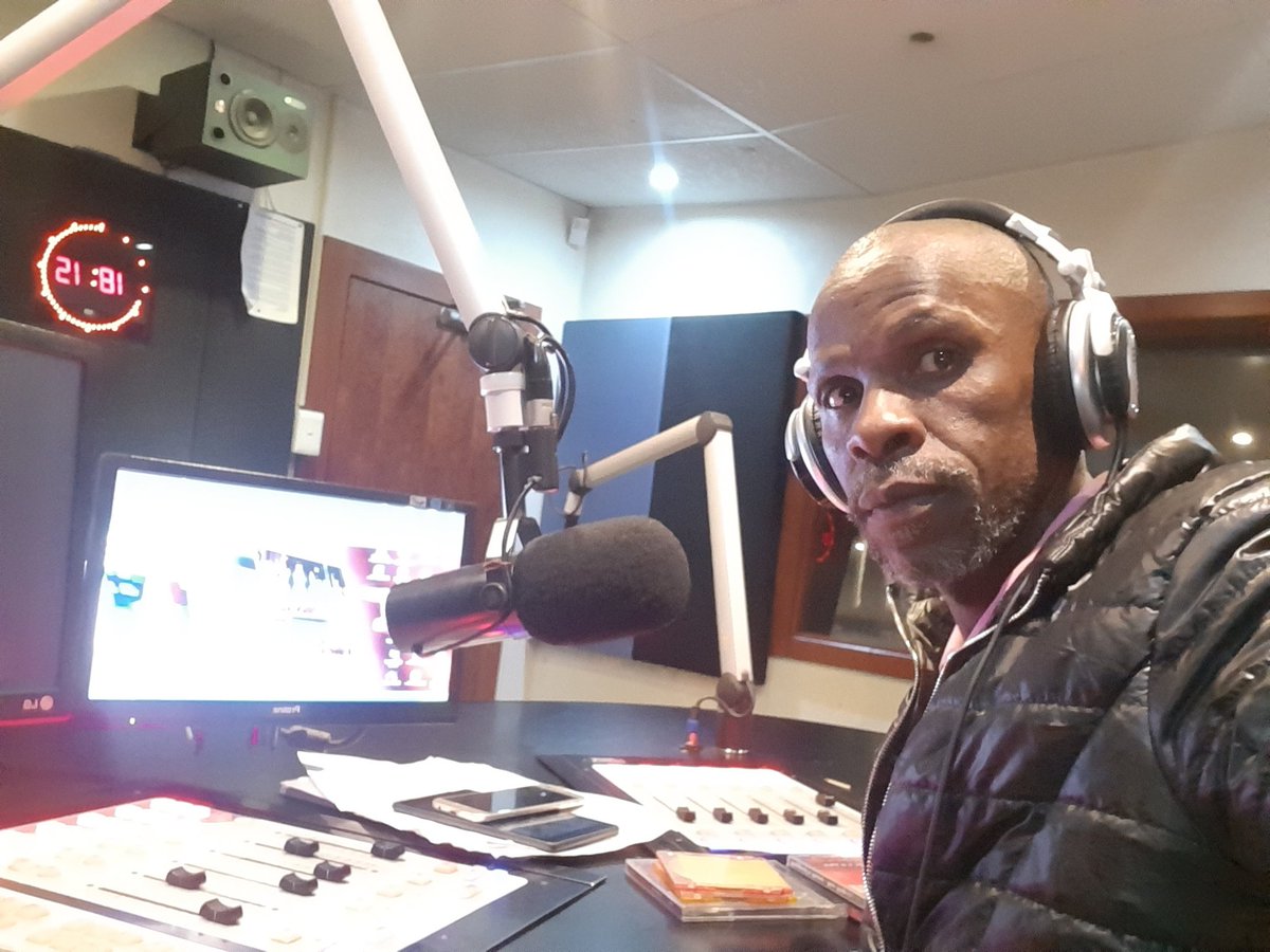 Bonesdj1's tweet photo. Work for a cause, not for Applause. Live life to express not to impress. Don't strive to make your presence noticed, just make your absence felt.

Join me every Sunday  15h00 - 18h00 on @votm_876 giving you nothing but  the best #Sunday_Soul_Session 

#Mr_B https://t.co/odI613Wc4P