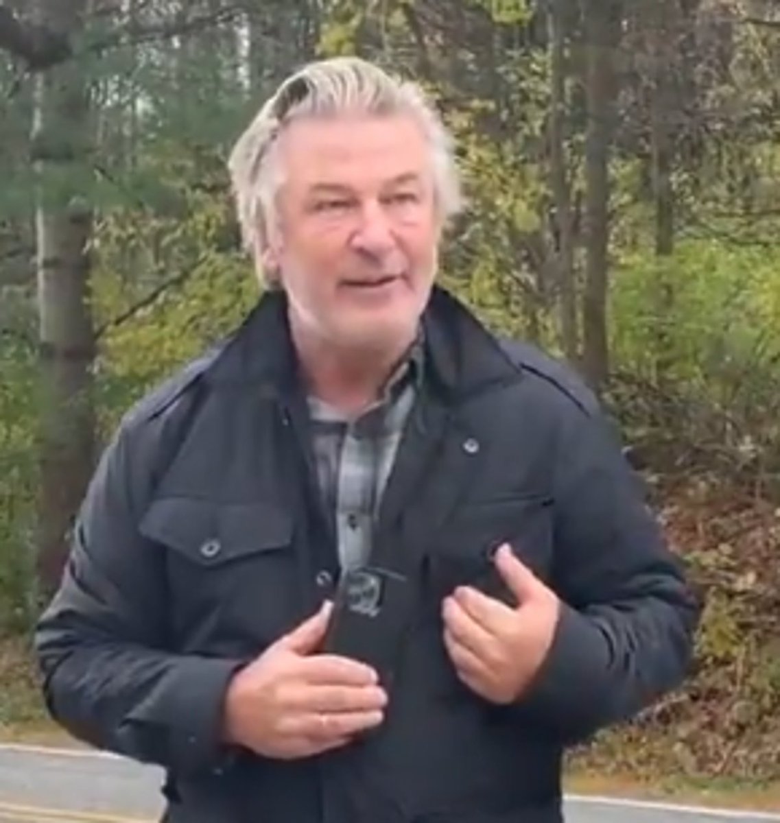 JavBokeh's tweet image. Alec Baldwin breaks silence over film set death: ‘She was my friend’ - The Independent: * Alec Baldwin breaks silence over film set death: ‘She was my friend’  The Independent * Alec Baldwin speaks out about Halyna Hutchins and guns on sets  CNN * Alec Baldwin speaks in public…