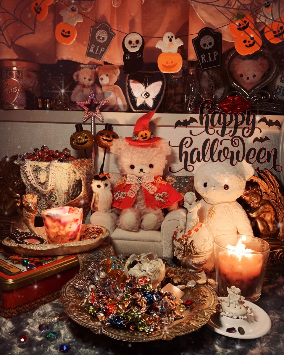 kumachanrose's tweet photo. ハッピーハロウィン☆🎃👻

#ローズちゃん #くまちゃん #くま #テディベア #teddybear #ぬいぐるみ #ぬい撮り #ぬい撮り写真部 #ハロウィン #ハロウィン衣装 #happyhalloween #halloween #halloweencostume #アンティーク雑貨 https://t.co/QmDRcJyXSY