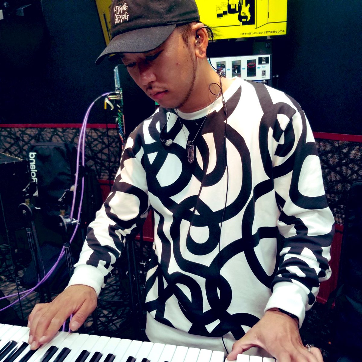 H1D3T0k3y's tweet photo. SENNHEISERのイヤモニもOYAIDEのケーブルも流石だった!
とても気持ちが良いライヴ前最後のリハでした✌️
11/07 湘南bitでお待ちしております🙇♂️🙇♂️
#IE100PRO #HPSC63J #JUNODS76 #PA02TSV2 #Keyboardist #Nostalgia #EpicRock https://t.co/5jzKizOk0u