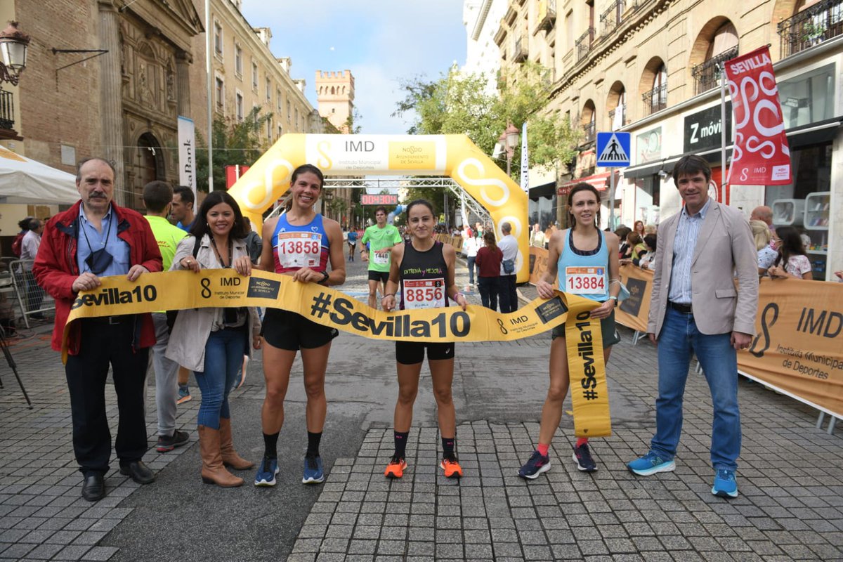 Sevilla10K's tweet photo. 🥇@MamenLedesma🥇 ganadora del Circuito #Sevilla10 en las dos últimas ediciones, de nuevo en lo más alto del pódium tras ganar hoy la carrera #CascoAntiguoCaixaBank.
🥈 ha sido la triatleta Katherine Mills y 🥉 Georgia Palfrey. https://t.co/r9G83UiVvb