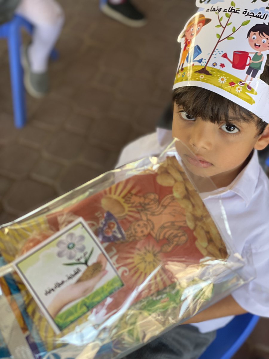 bra3m_kh's tweet photo. بمناسبة #يوم_الشجره_العماني 
نظمت مدرسة براعم الخابورة الخاصة فعالية طلابية بالمشاركة مع دائرة الثروة الزراعية والسمكية وموارد المياه بالخابورة
شملت الفعالية فقرات قدمها البراعم الصغار
وتطبق عملي لكيفية زراعة البذور. https://t.co/AsCfgQc1SK