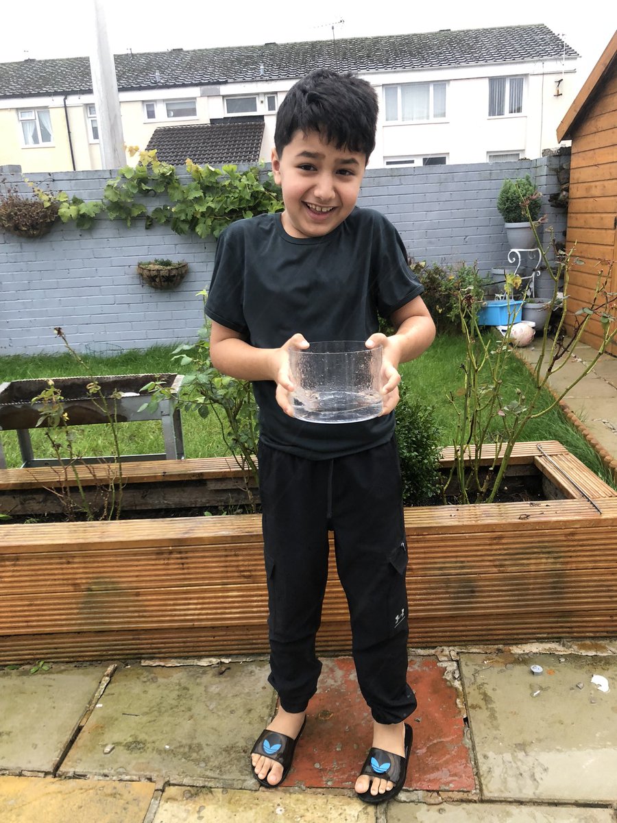 tara_mahmoo's tweet photo. Sing dance in the rain 🌧 🌧 play with puddles and collect jar rainfall.@MissQuigleyMLP @MabLanePri https://t.co/jxmROegRGf