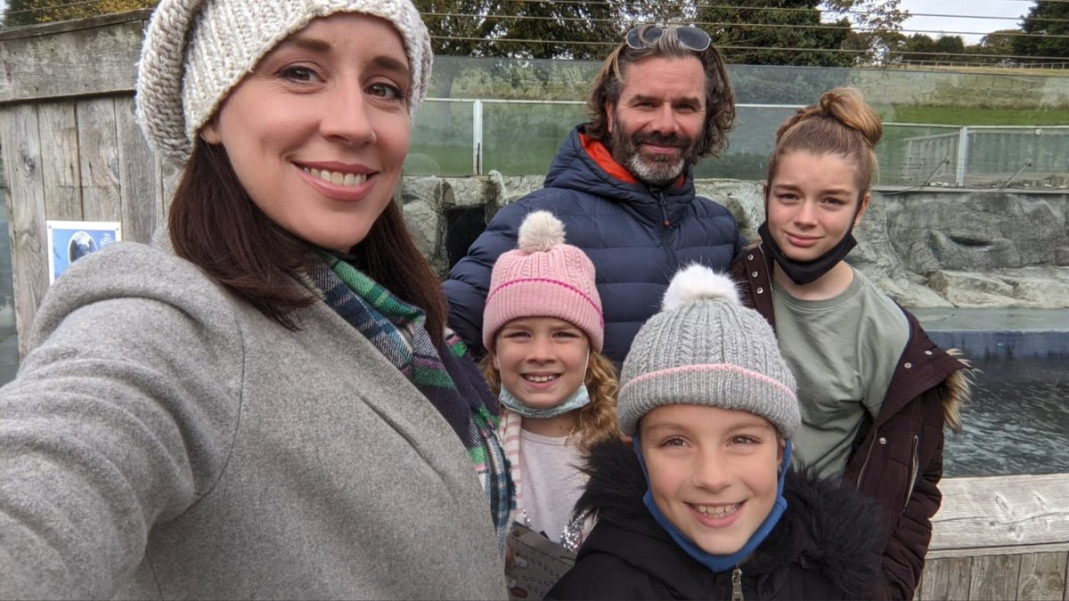 RPUffendell's tweet image. Last day of a super #twoweekhalfterm and the weather looks slightly better. Shopping, housework, laundry, family time, cooking and reading for me today. Whatever you are doing - make sure you get some ‘ you time’ #teacher5aday