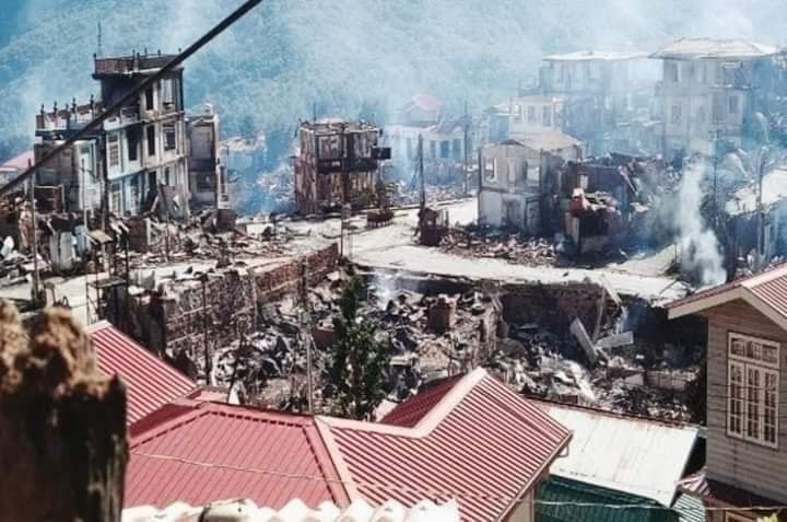 MerriesSoul's tweet photo. @SaveMM99 @aapp_burma @SAdamsR2P @UN_HRC Tragic scene after the fire in the peaceful town of Thantlang due to the military junta.
Nomore home to come back for someone💔.
#WhatsHappeningInMyanmar 
#Thantlang 
@CIJ_ICJ @POTUS @RapporteurUn https://t.co/sZSSfFQR66