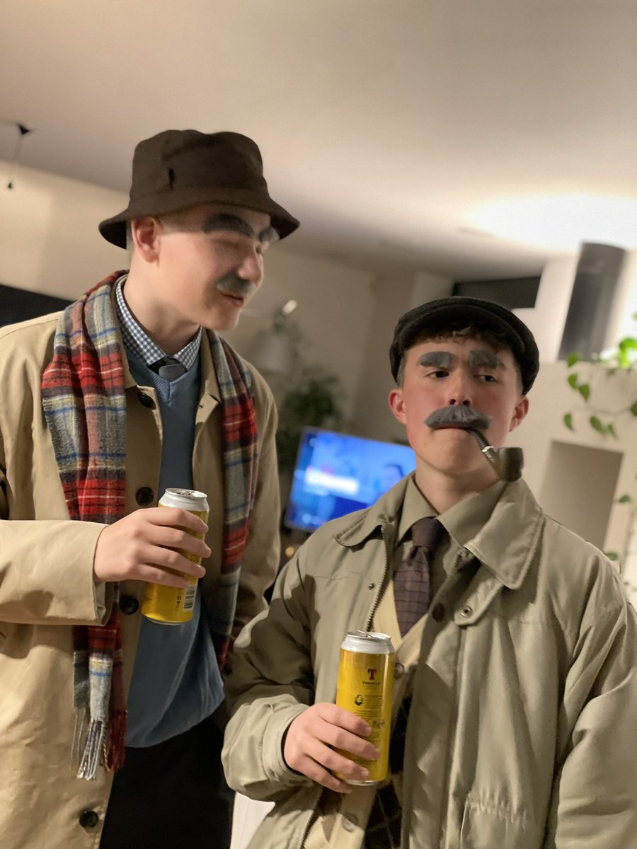 ‘I like the PlayStation, d’you like the PlayStation?’🎃