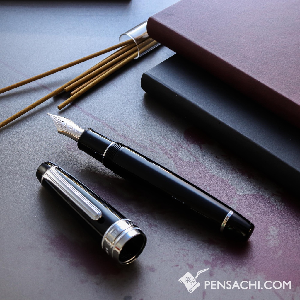 pen_sachi's tweet photo. The KOP, one of our best selling - is waiting to be taken home during this Halloween event!
We have the Pro Gear shape, Profit 1911, and even the Ebonite! 😍
#kop #kingofpen #apica #cdpremiumpaper https://t.co/KP7KgIwOB7
