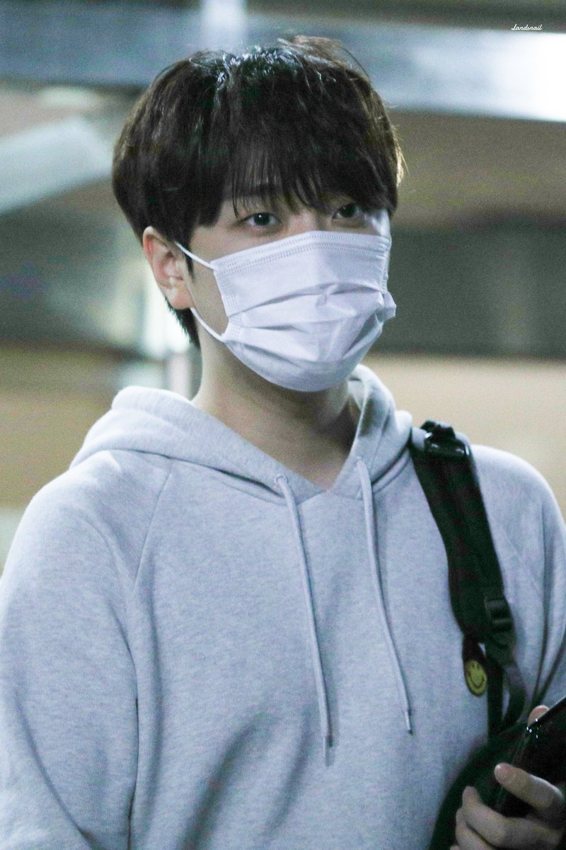 ECO_forestella's tweet image. 울임 선배 어디야 우리 같이 과제하기로 했잖아 지금 무임승차하는 거야 타래