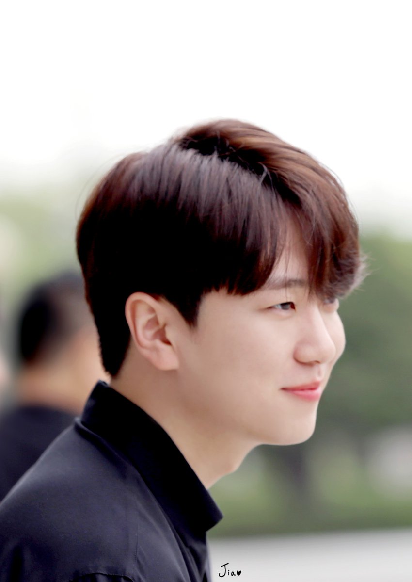 ECO_forestella's tweet image. 울임 선배 어디야 우리 같이 과제하기로 했잖아 지금 무임승차하는 거야 타래