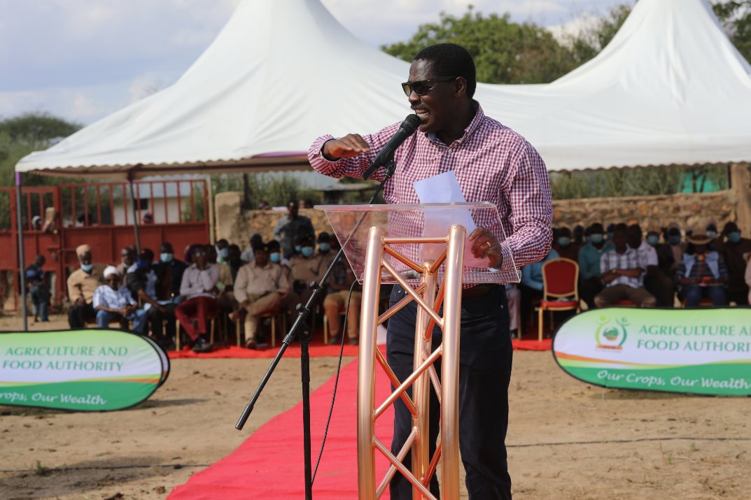 Agriculture Cabinet Secretary @PeterMunya hosted farmer's field day at Sololo livestock market grounds in Marsabit County. The field day aimed at equipping farmers with skills and expertise to increase their production and productivity.#GOKDelivers @kilimoKE @KilimoNews