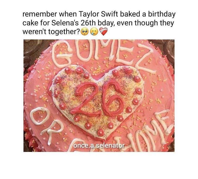 sxlenagold's tweet photo. ME HICIERON EL QUEQUE QUE TAYLOR LE HIZO A SELENA!!!!!!😭😍<3333 https://t.co/CVhquAODQ7