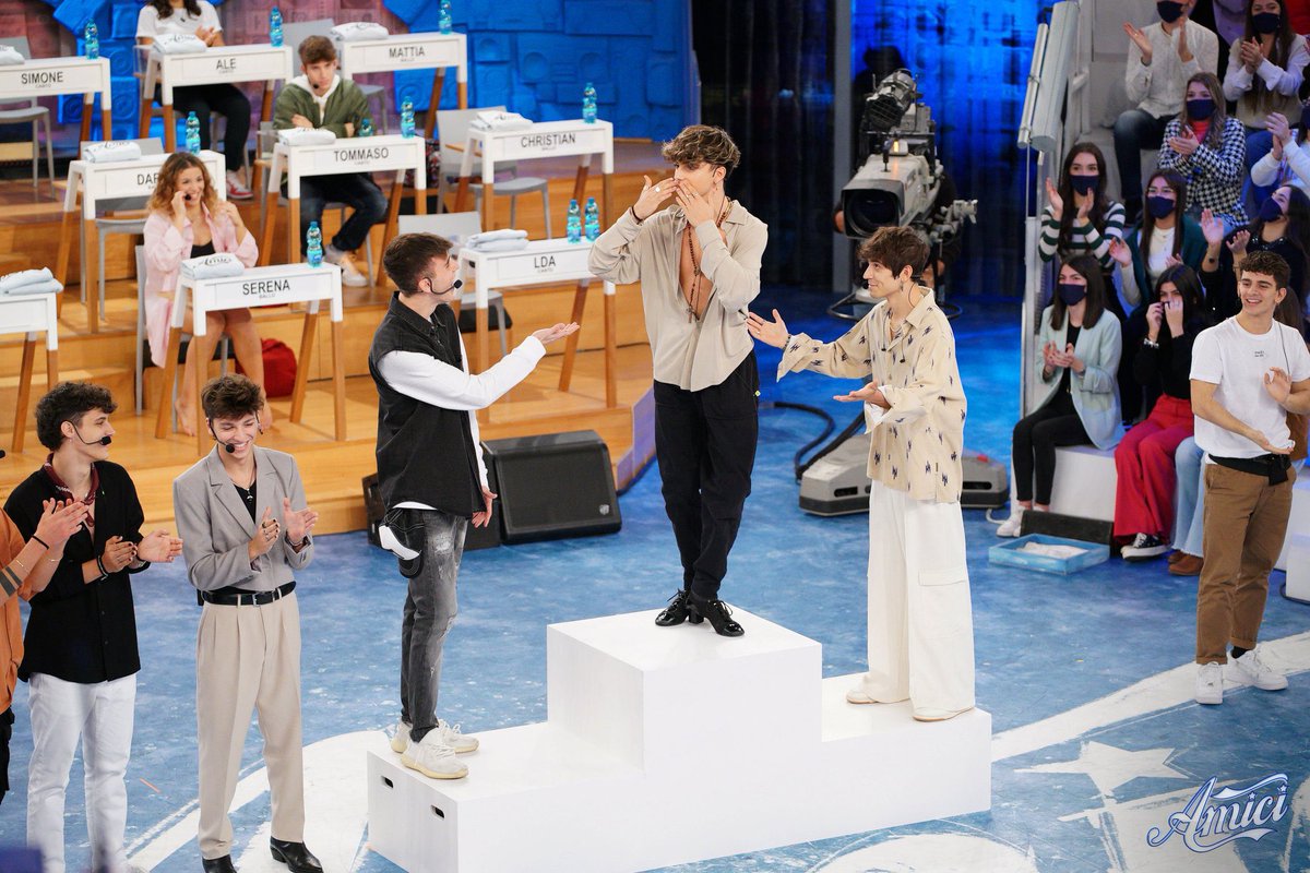 martinalabonny's tweet photo. IO ME LA TATUO QUESTA FOTO. #Amici21 https://t.co/NkmodYgL34