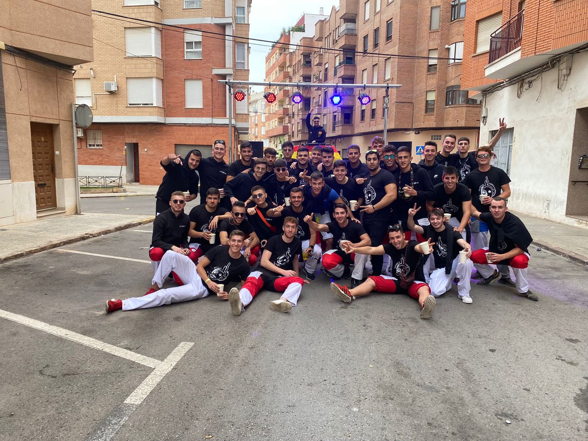 AlosXimo's tweet photo. Dar gracias a toda la gente que se pasó el viernes por la fiestecita y hacer de un día bueno, un día espectacula🤩 https://t.co/n6f8ZutFYK