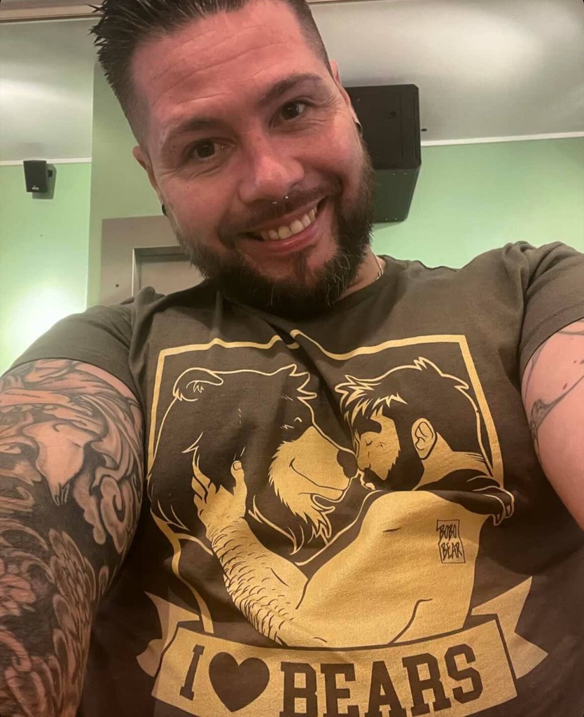 bobobearart's tweet photo. Thanks @_danybear_ , looking great in your new I LOVE BEARS t-shirt!
🐻❤XXLove BOBO BEAR 

T-SHIRTS AVAILABLE ON:
https://t.co/1CSnbEHIu2 

#bobobear #bobobearart #swimwear #beachwear #swimbriefs #gayart #beartshirt #gaytshirt #bearmask #gaymask #bobobe… https://t.co/WGBaMFbyS2 https://t.co/eeFgh8wyq9