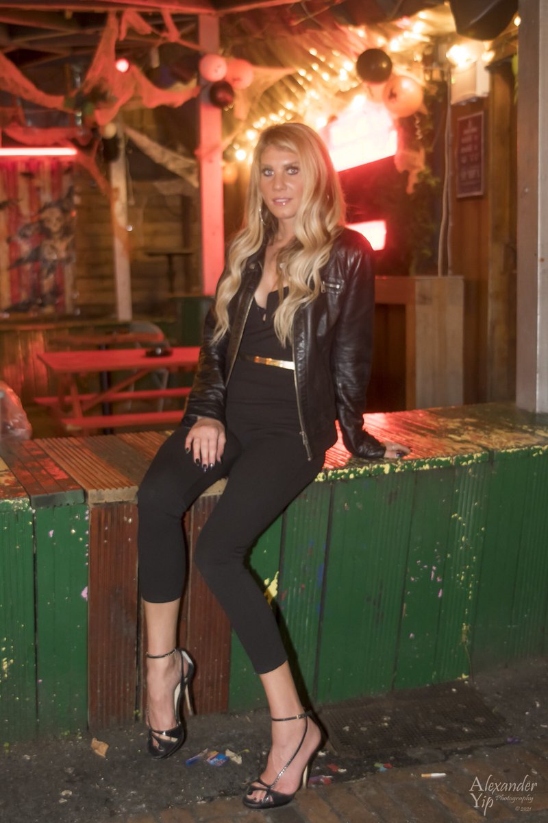 AshleighKno1's tweet photo. Love these picture by @MovementPhotos taken at my @cargo_ldn #gig with @BreakingSoundU1 It was such a fun night. 😁🎤❤️ #livemusic #singersongwriter #liveperformance #singer #model #london #cargolondon #breakingsound #performance #shoot https://t.co/OEJRoOifaJ