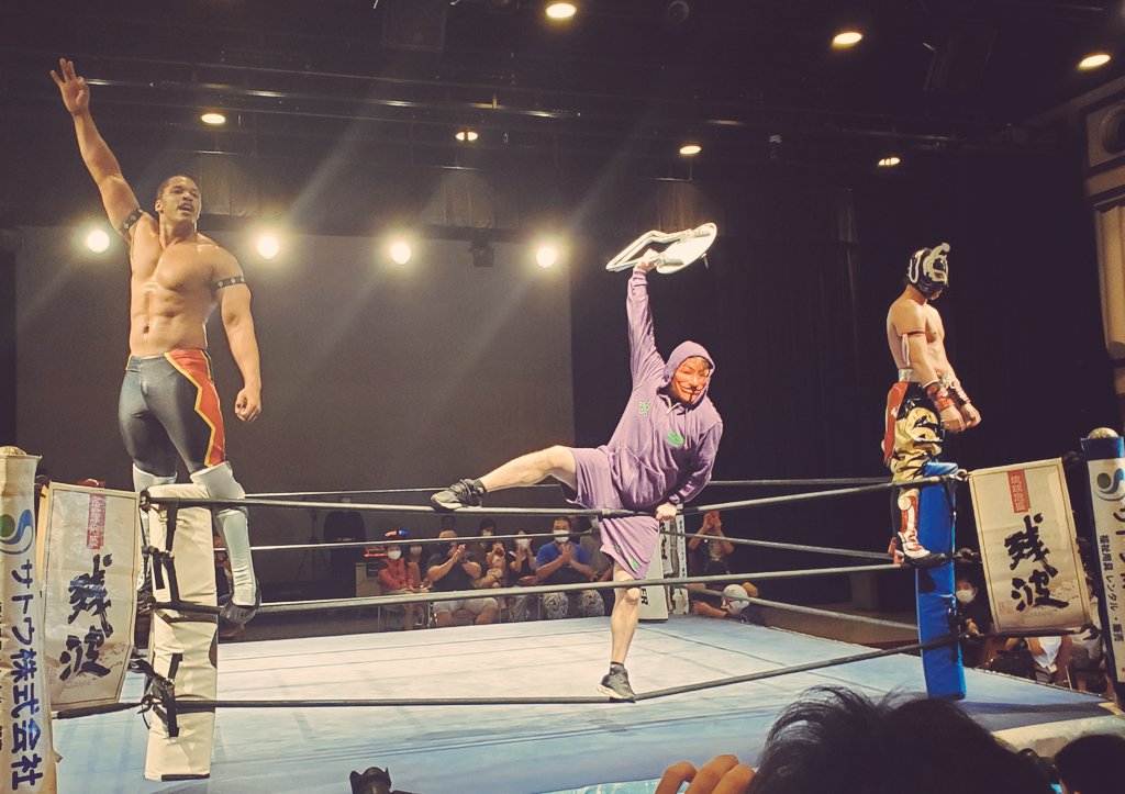 yaomi24662428's tweet image. ２試合目！
新マスクのウルトラソーキに初めて生の試合をみたK-JAX!
火花バチバチの試合‼️
観ててとても楽しかった❗
熱い試合はやっぱりいいね👍️
#rd_pw
#KJAX
#美ら海セイバー
#ryukyudogdingo
#MDC
#ウルトラソーキ
#ティーラン獅沙