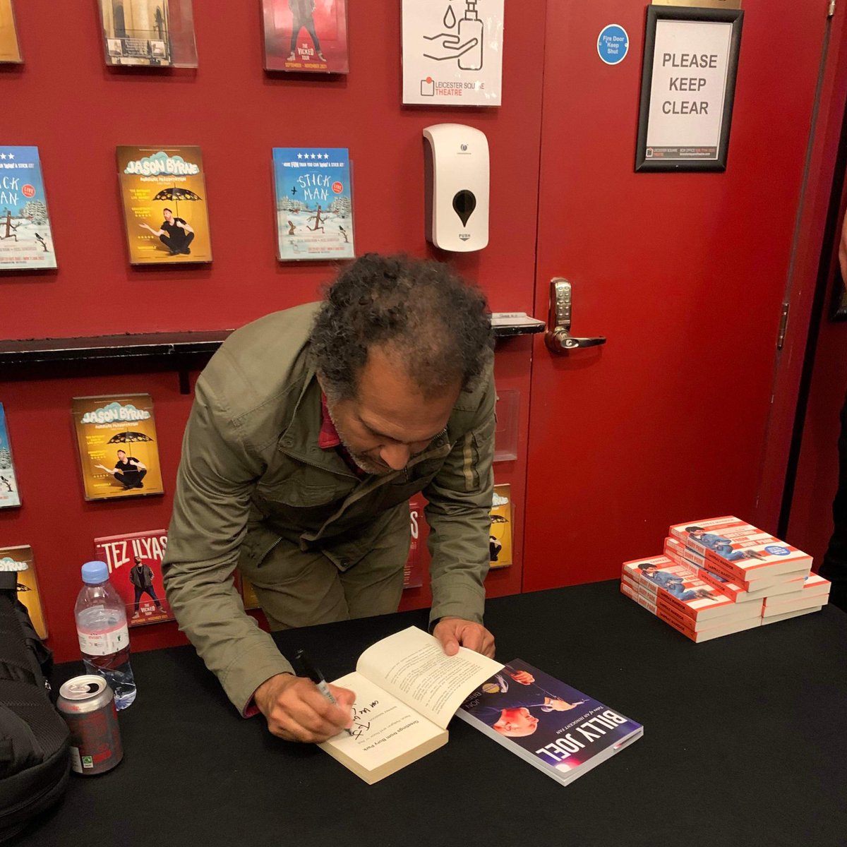 jon_brett's tweet photo. Was interesting meeting Bruce Springsteen superfan @sarfrazmanzoor, screenwriter of Blinded By The Light in London this week. We were able to swap Bruce/Billy stories and exchange books ☺️ https://t.co/tNuPWIkVFg https://t.co/HIKdhuhk9f