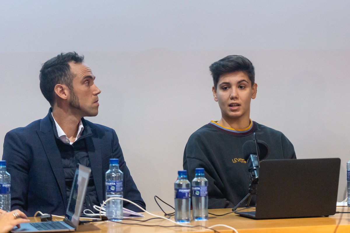 ClinicGijon's tweet photo. 📸 "Prevención de lesiones en tiempos #Covid19."

🗣️ @cizu10, @CesarCastano24, @fisio_78 junto a @Cacheda11 han compartido con nosotros su experiencia sobre las lesiones.  

👉🏻 𝐈 𝐂𝐥𝐢𝐧𝐢𝐜 #𝐇𝐚𝐧𝐝𝐛𝐚𝐥𝐥 𝐂𝐨𝐚𝐜𝐡 @UnicajaBanco.

#Clinichandballgijon #Asturias #Gijon https://t.co/pkrNaXwOQ5