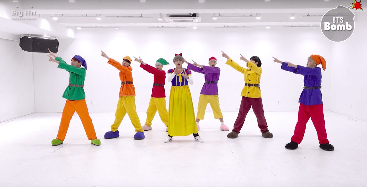 DI0RY00NKI's tweet photo. missing bts halloween dance practice :( It's been 4 years alr https://t.co/F4iZFa6x7m